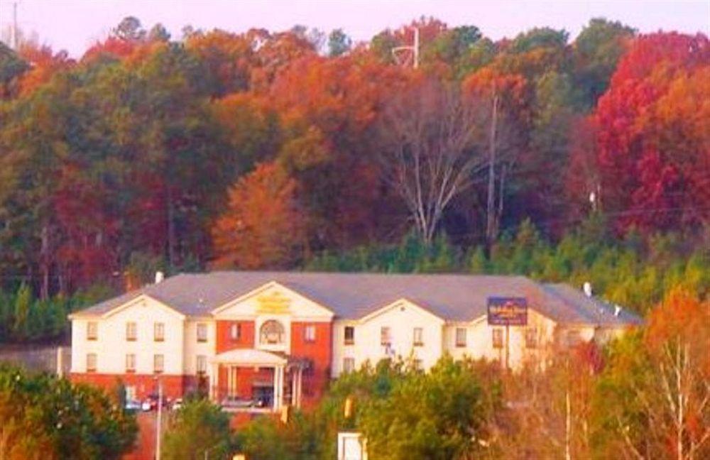 Comfort & Inn Suites Canton Comodidades foto